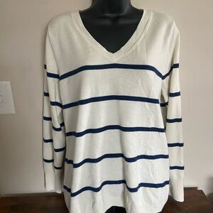 Croft & Barrow V-Neck Sweater - Cream and Navy